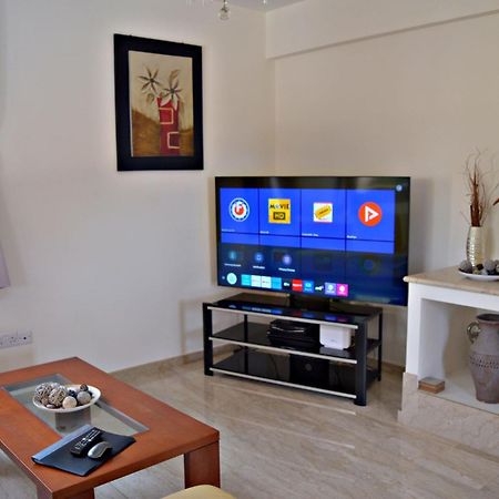 Villa Saraliana Sandy Beach Villas - Heated Pool - Jacuzzi - Private Beach Area Polis المظهر الخارجي الصورة
