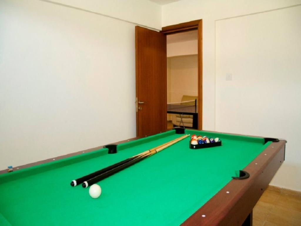 Villa Saraliana Sandy Beach Villas - Heated Pool - Jacuzzi - Private Beach Area Polis الغرفة الصورة