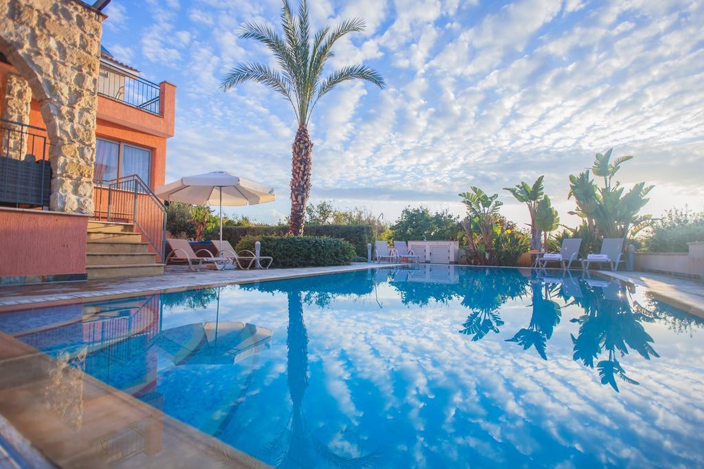 Villa Saraliana Sandy Beach Villas - Heated Pool - Jacuzzi - Private Beach Area Polis الغرفة الصورة
