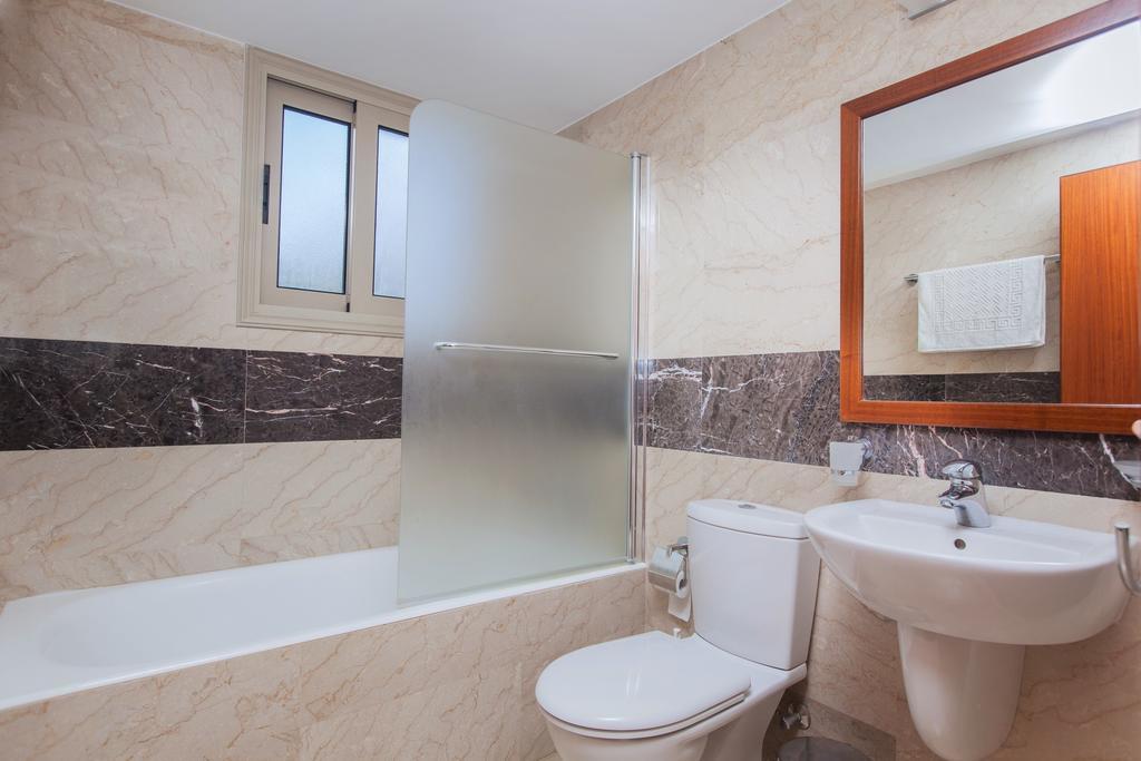Villa Saraliana Sandy Beach Villas - Heated Pool - Jacuzzi - Private Beach Area Polis الغرفة الصورة