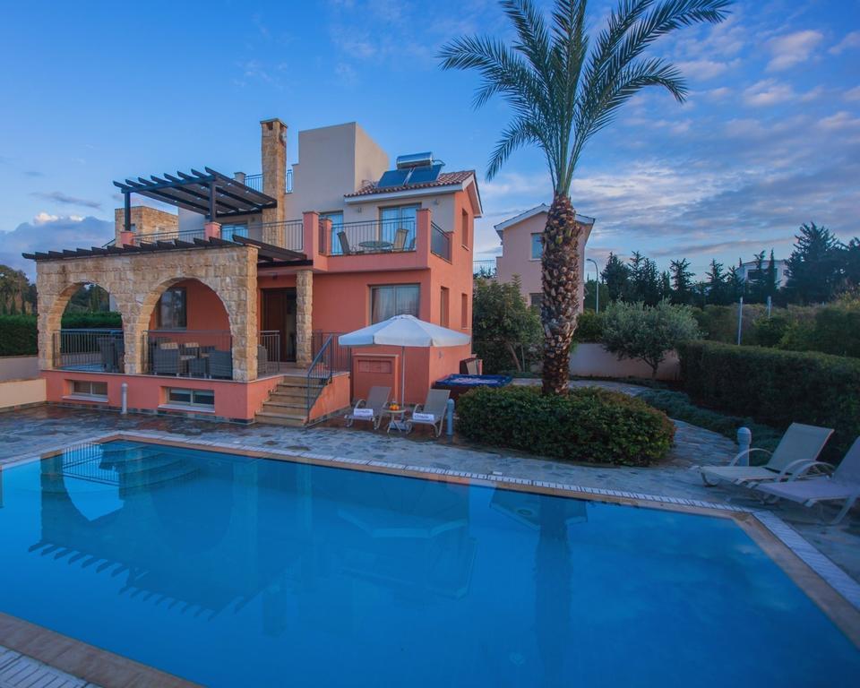 Villa Saraliana Sandy Beach Villas - Heated Pool - Jacuzzi - Private Beach Area Polis الغرفة الصورة