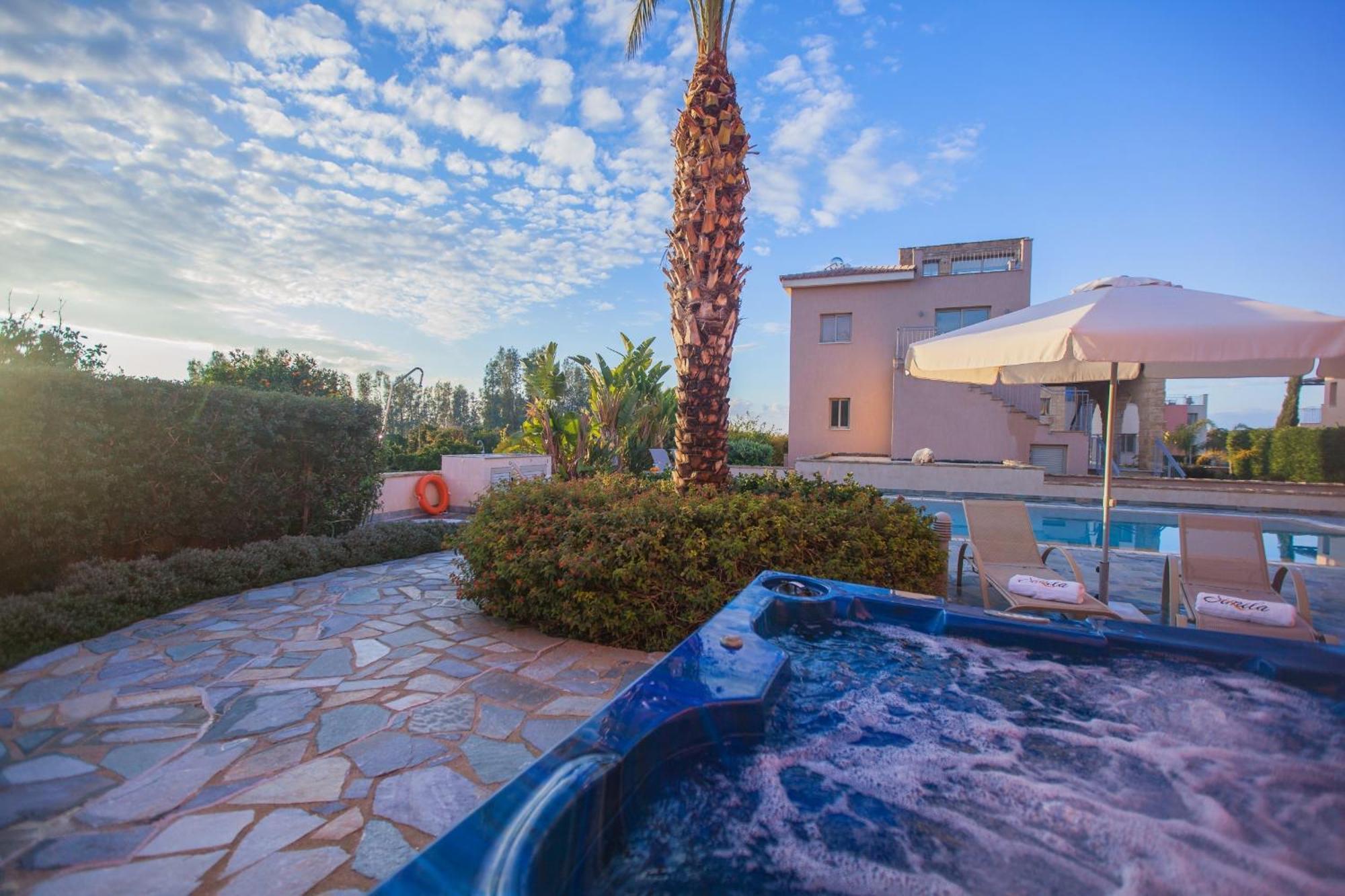 Villa Saraliana Sandy Beach Villas - Heated Pool - Jacuzzi - Private Beach Area Polis المظهر الخارجي الصورة